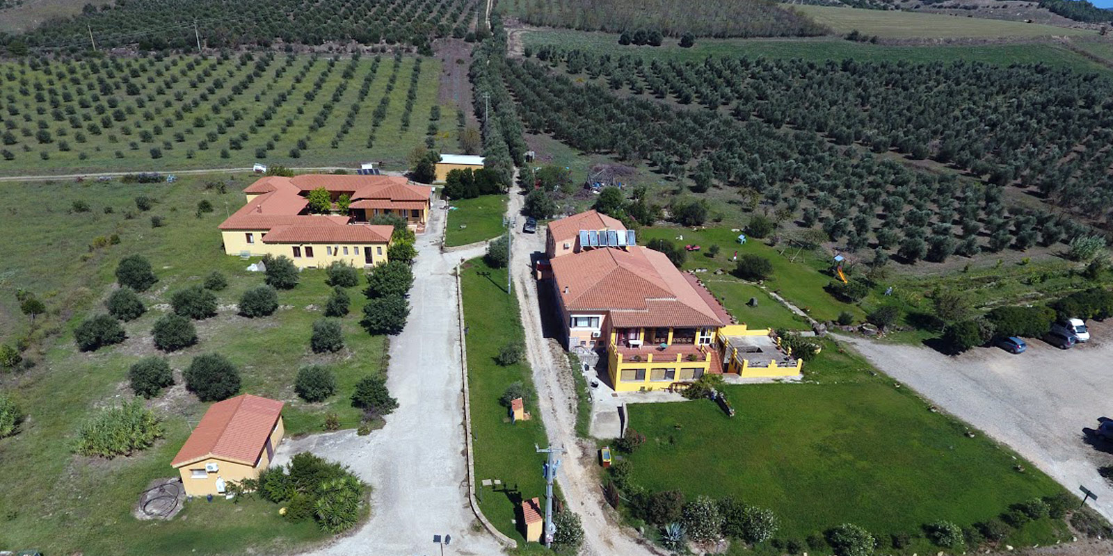 4-foto-aerea-azienda-agriturismo